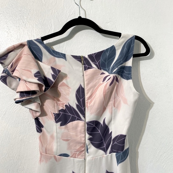 Gorgeous Bodycon floor length pink gown in floral pastels.Cut out at waist.XS - Picture 5 of 7